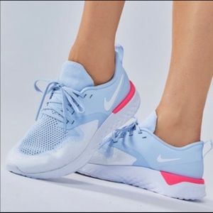 NIKE Odyssey React 2 Flyknit Sneakers
